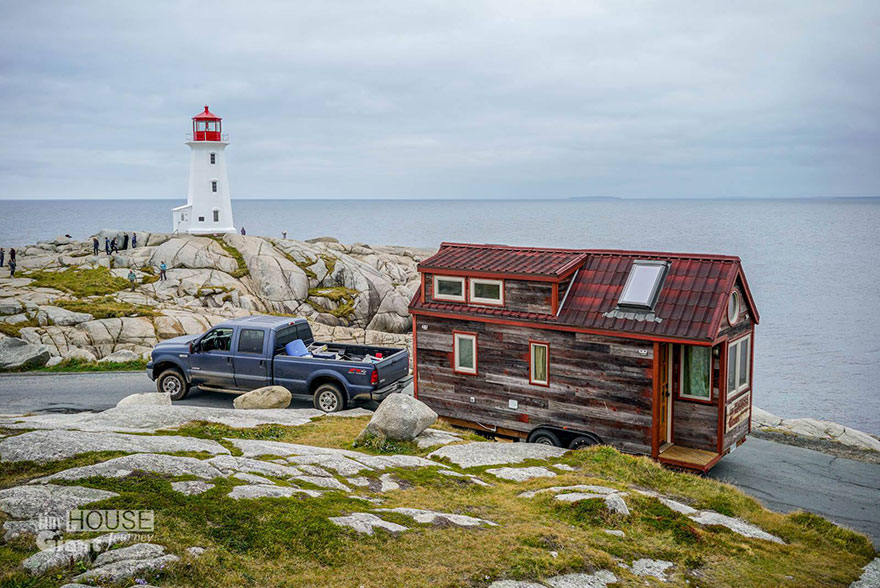 tiny-house-giant-journey-mobile-home-jenna-guillame-6